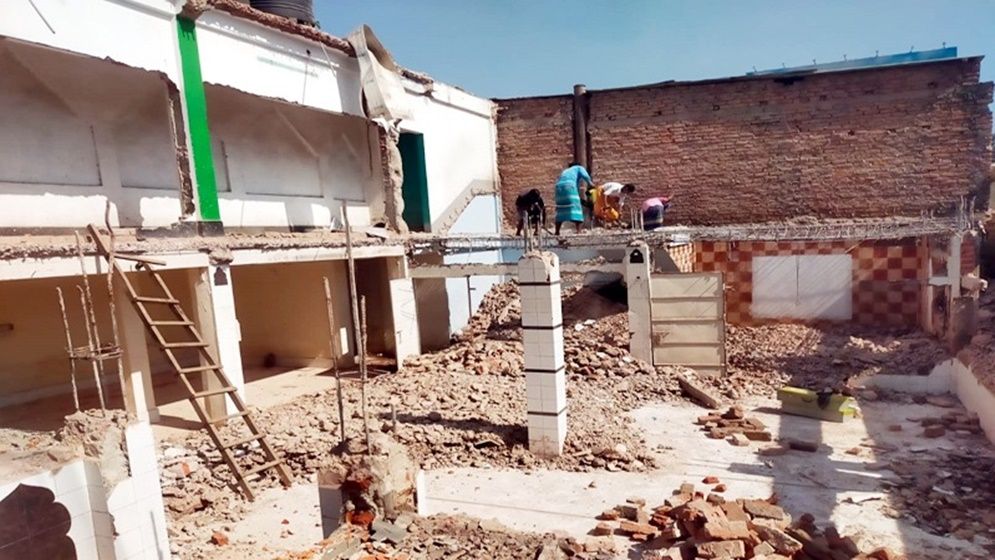 সিদ্ধিরগঞ্জে মসজিদ ভেঙে বাণিজ্যিক ভবন নির্মাণের অভিযোগ